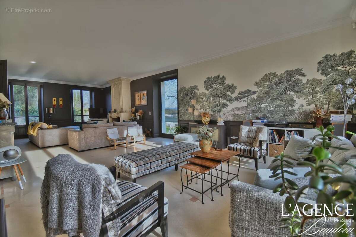 758 m² à Pacy-Sur-Eure  - photo 6