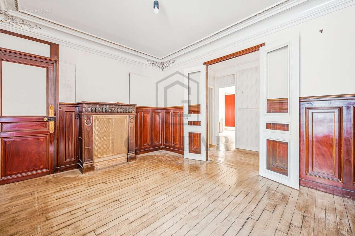 Appartement à PARIS-8E