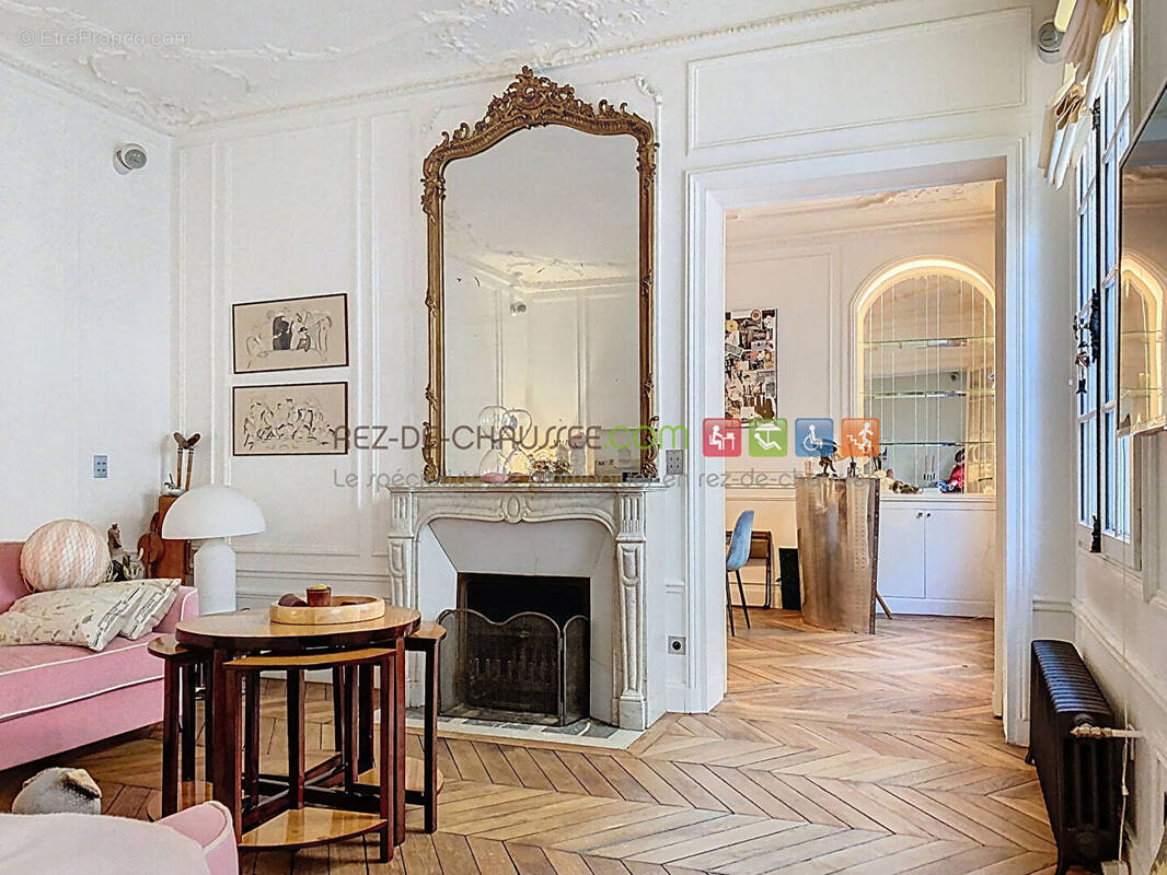 Appartement à PARIS-17E