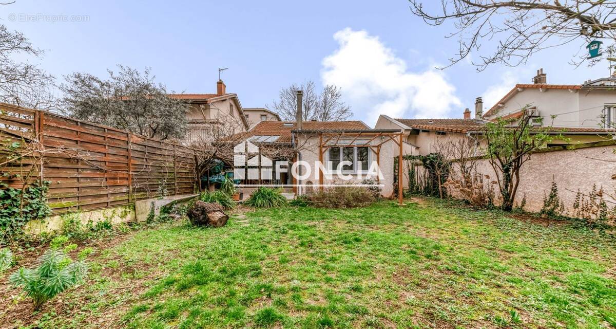 Maison à LYON-8E