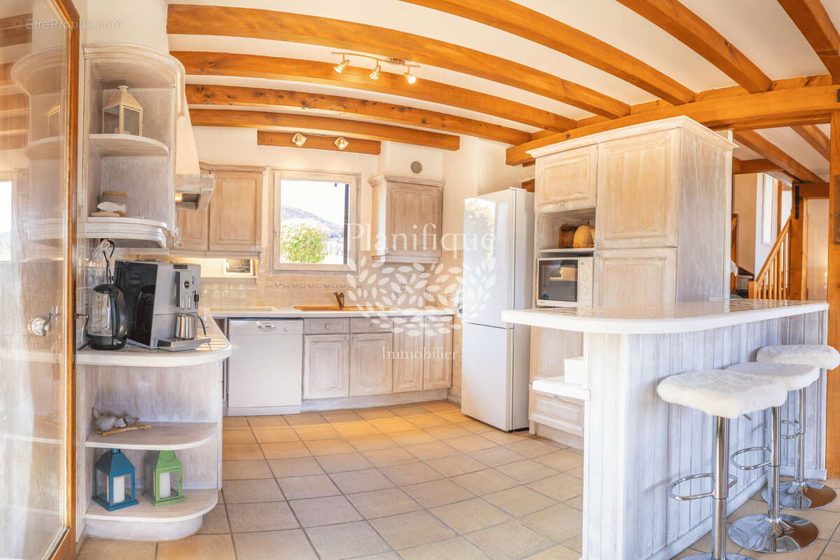 Maison familiale 138 m2 habitables et 223 m2 utiles, terrain de 1500 m2 - Allonzier-la-Caille - photo 10