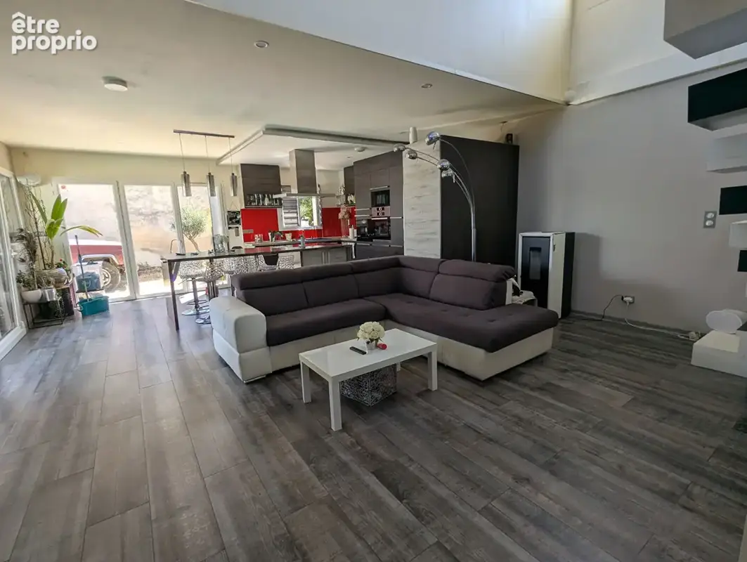 AUPS, superbe villa contemporaine avec piscine proche du village. - photo 5