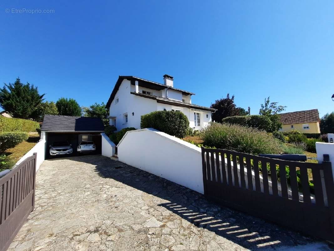 Maison à BUSSY-EN-OTHE