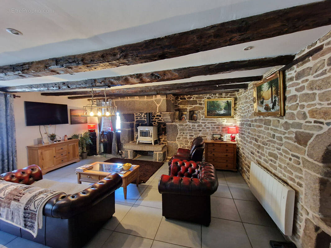 Maison à COLLINEE