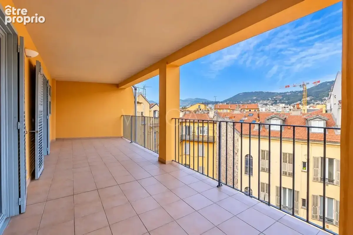 Nice port – place garibaldi dernier étage – vaste terrasse – 200 m² habitables - photo 4