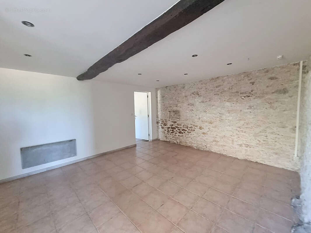 Maison à MONTAIGU-DE-QUERCY