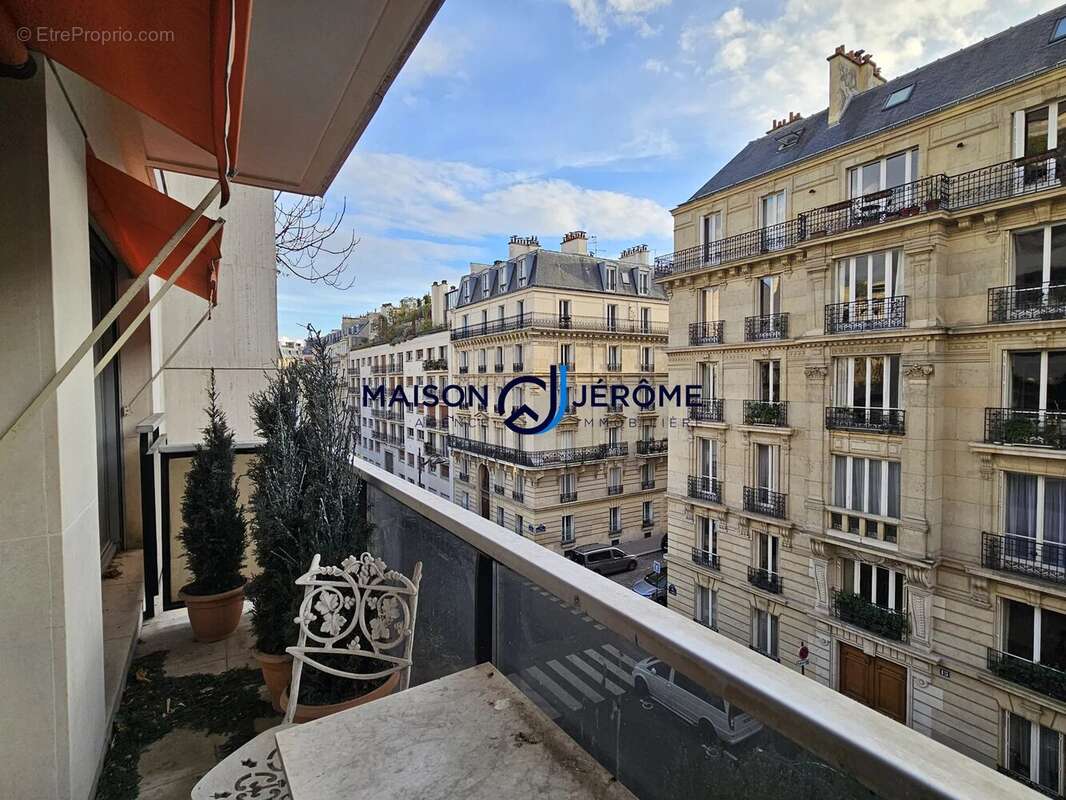 Appartement à PARIS-16E