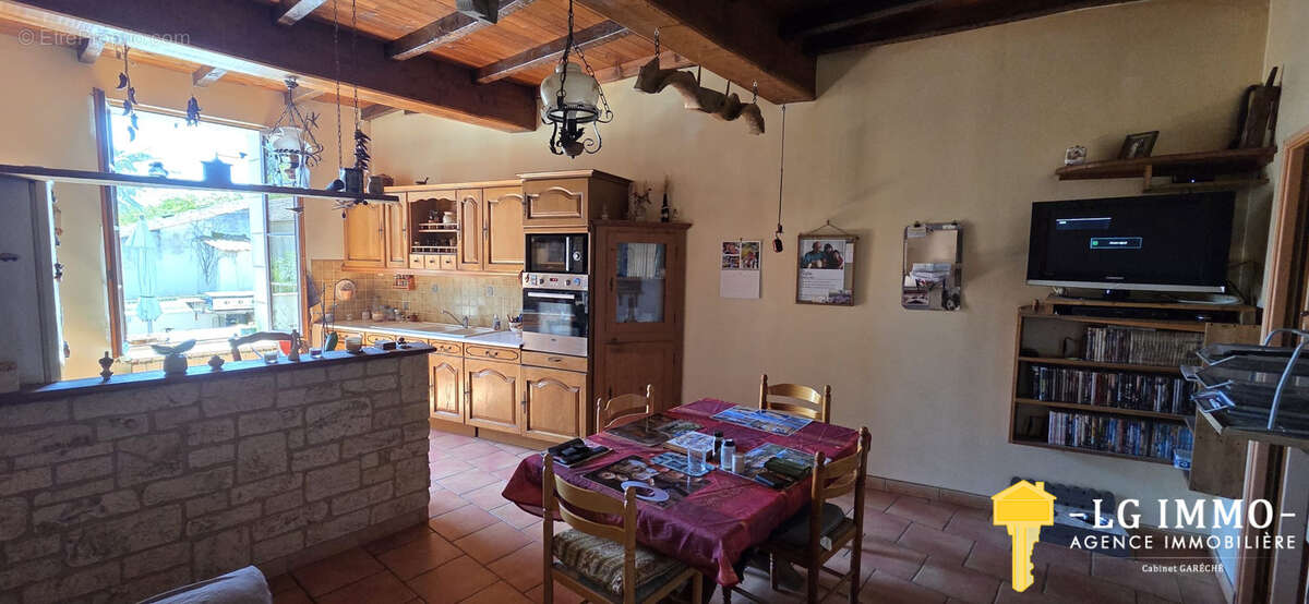 Maison charentaise 206 m2, 5 chambres, grandes dépendances, jardin - photo 12