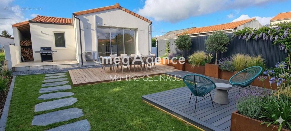 Maison à SAINTES