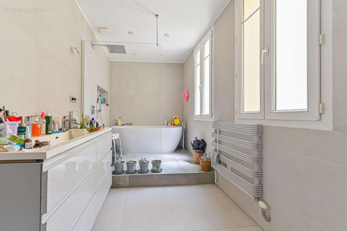 Appartement à PARIS-19E