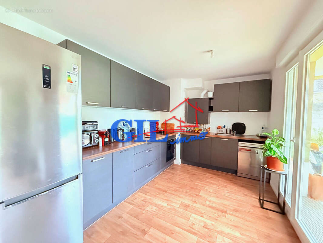 Appartement à SAVIGNY-LE-TEMPLE