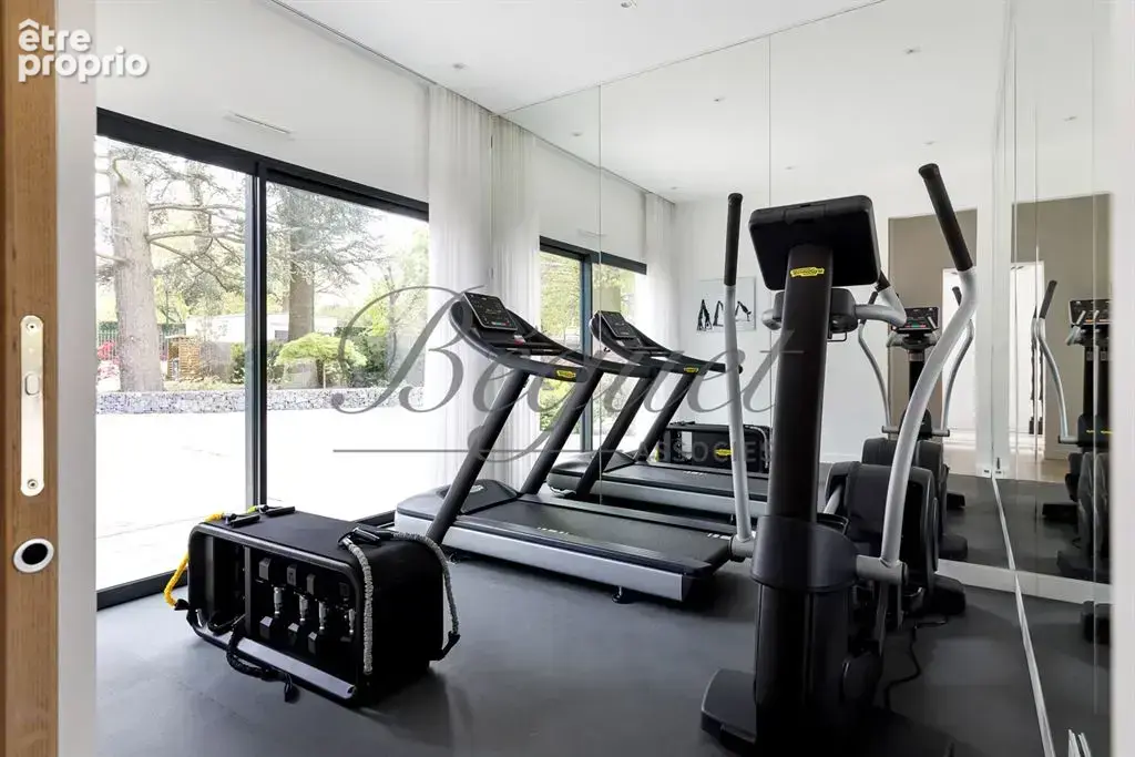 Vaucresson (92420) – Maison de 350 m², 5 chambres, terrain de 1 300 m² – Ascenseur voitures - près de Paris, Hauts-de-Seine, Île - photo 13