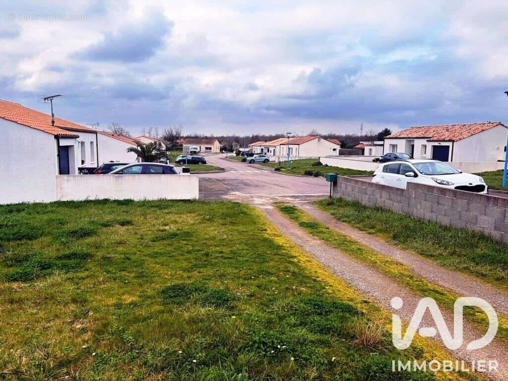 Terrain 461 m² à Vaire  - photo 2
