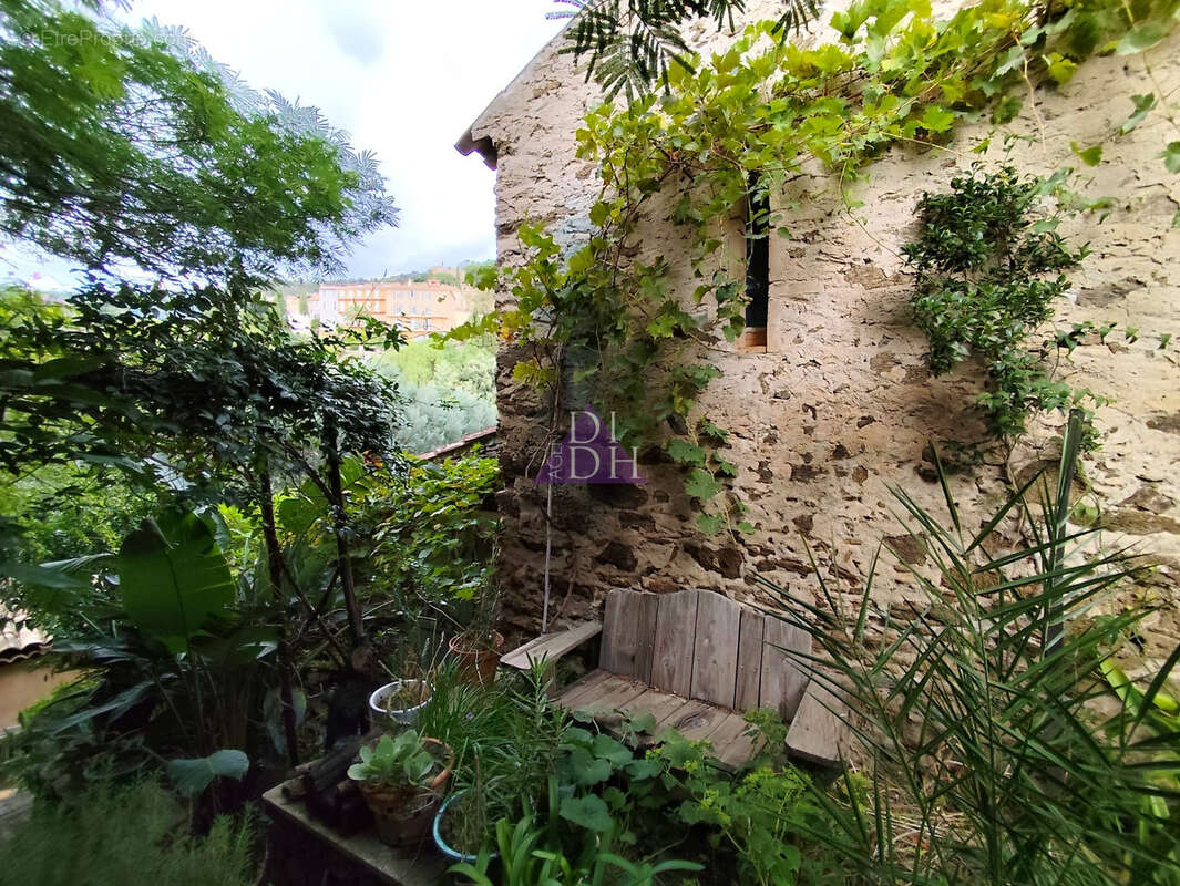 Maison à BORMES-LES-MIMOSAS