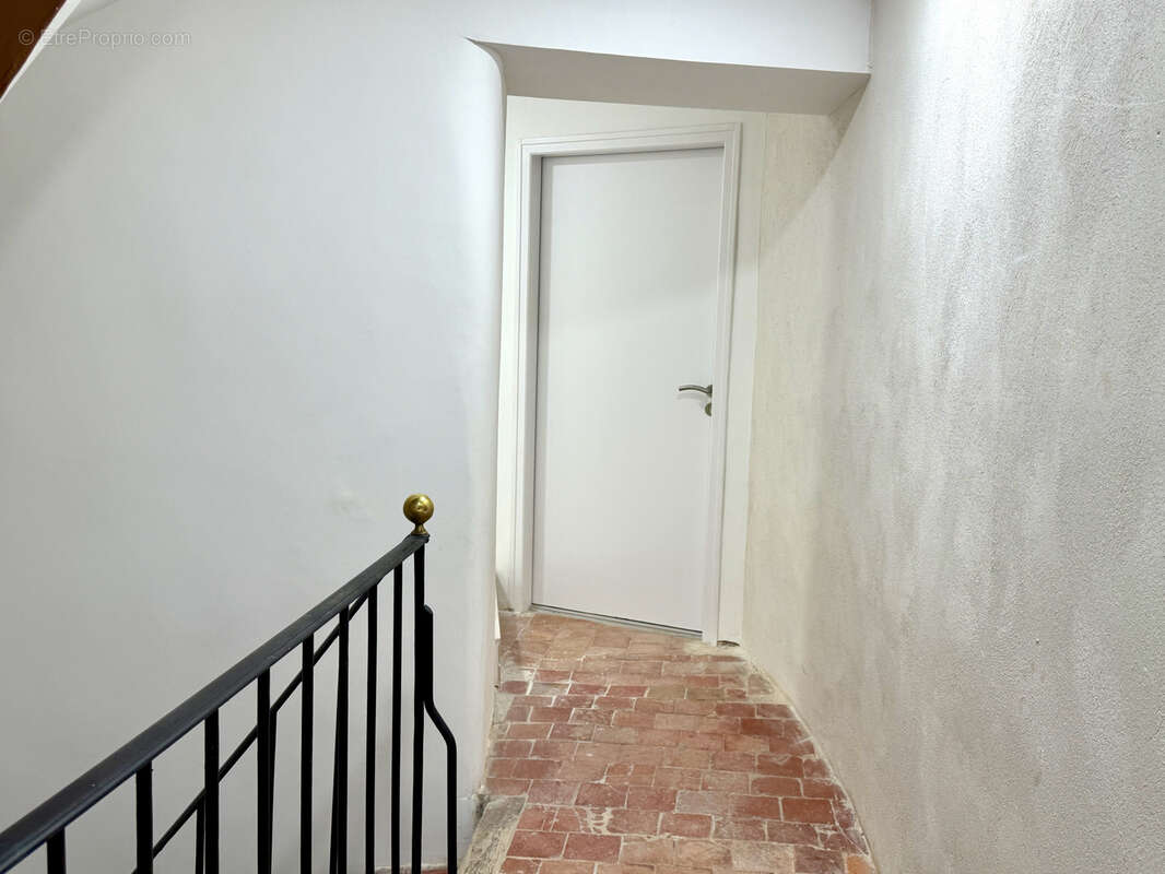 Appartement à SUZE-LA-ROUSSE