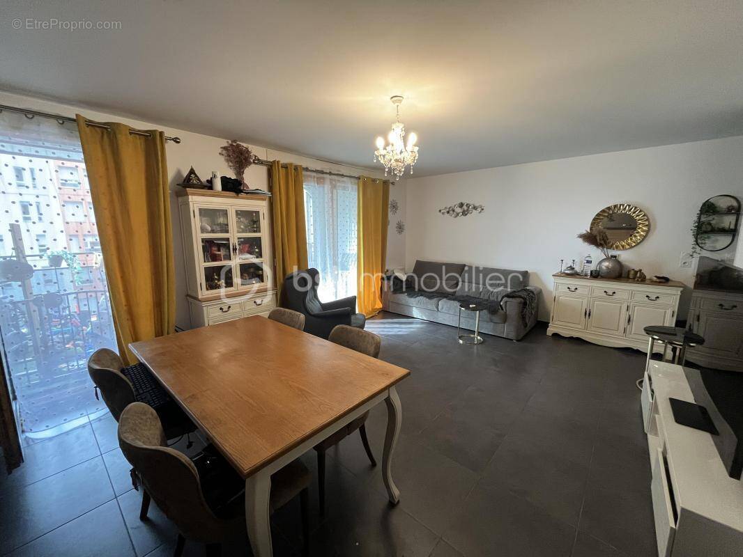 Appartement à LYON-8E