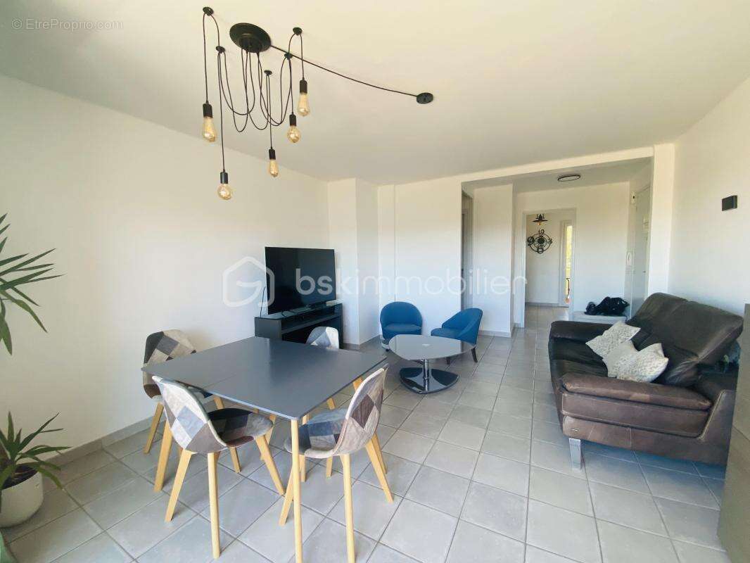 Appartement à SIX-FOURS-LES-PLAGES