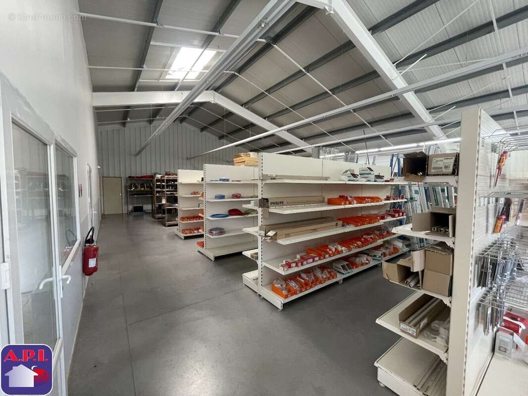 Commerce à LAROQUE-D&#039;OLMES