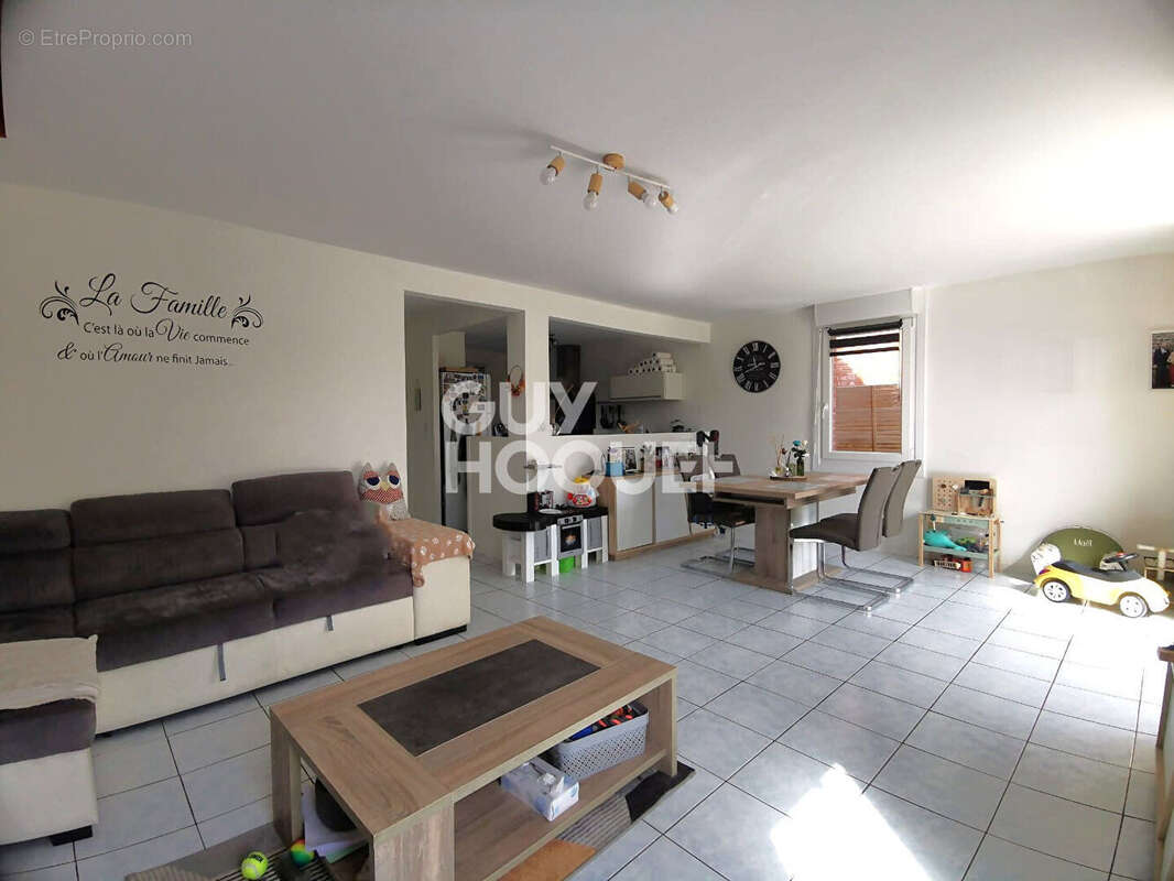 Maison à LA CHAPELLE-D'ARMENTIERES