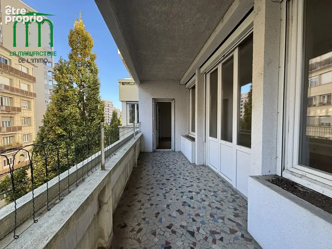 Appartement de type F4 de 102.23 m² avec deux balcons, garage/ Armeville-Foch-cité du design - photo 3