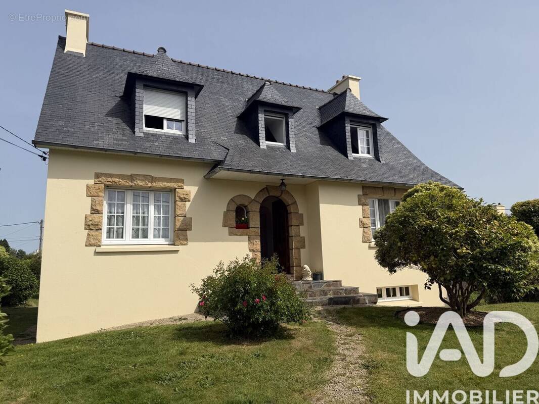Photo 1 - Maison à LANDIVISIAU