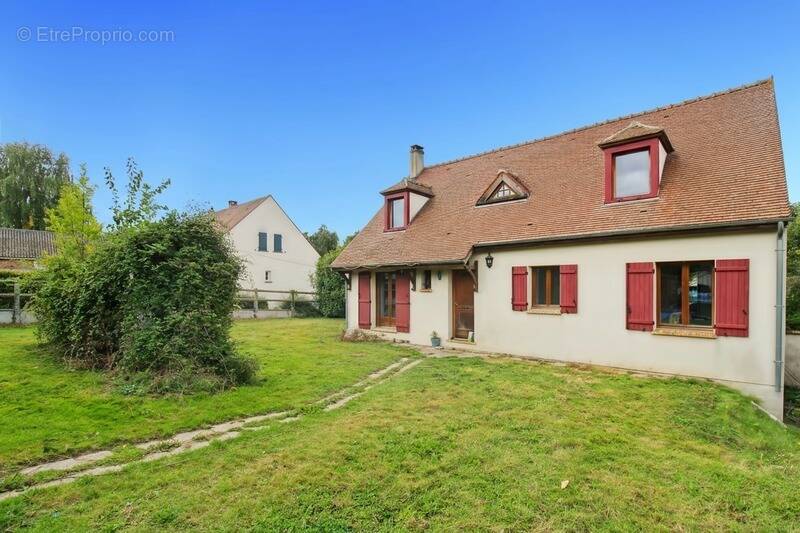 Maison à SAINT-SULPICE