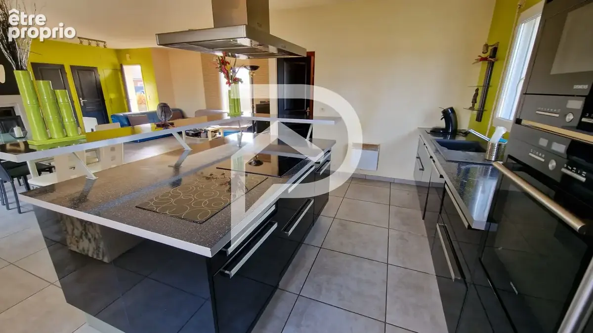 À Loyettes, une maison de plain-pied 4 chambres tournée vers la nature - photo 5