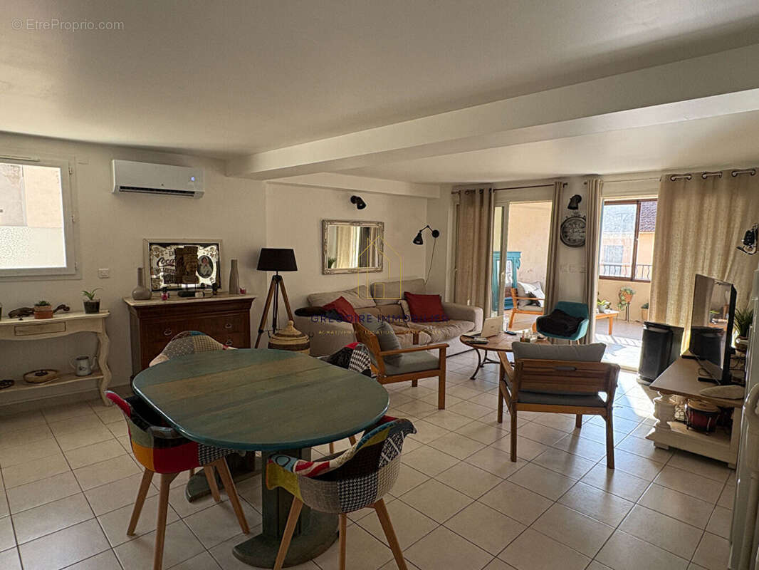 Appartement à VILLELAURE