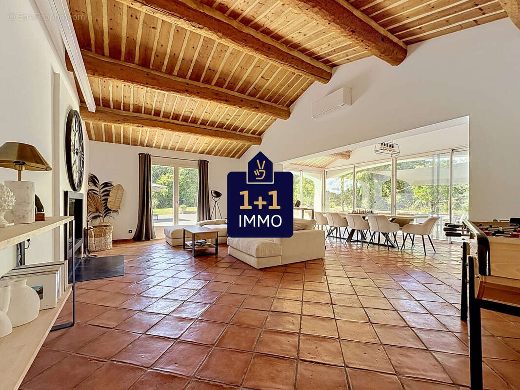 Maison 250 m² à Saint-Paul-En-Foret  - photo 5