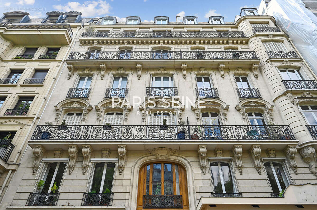 Appartement à PARIS-7E