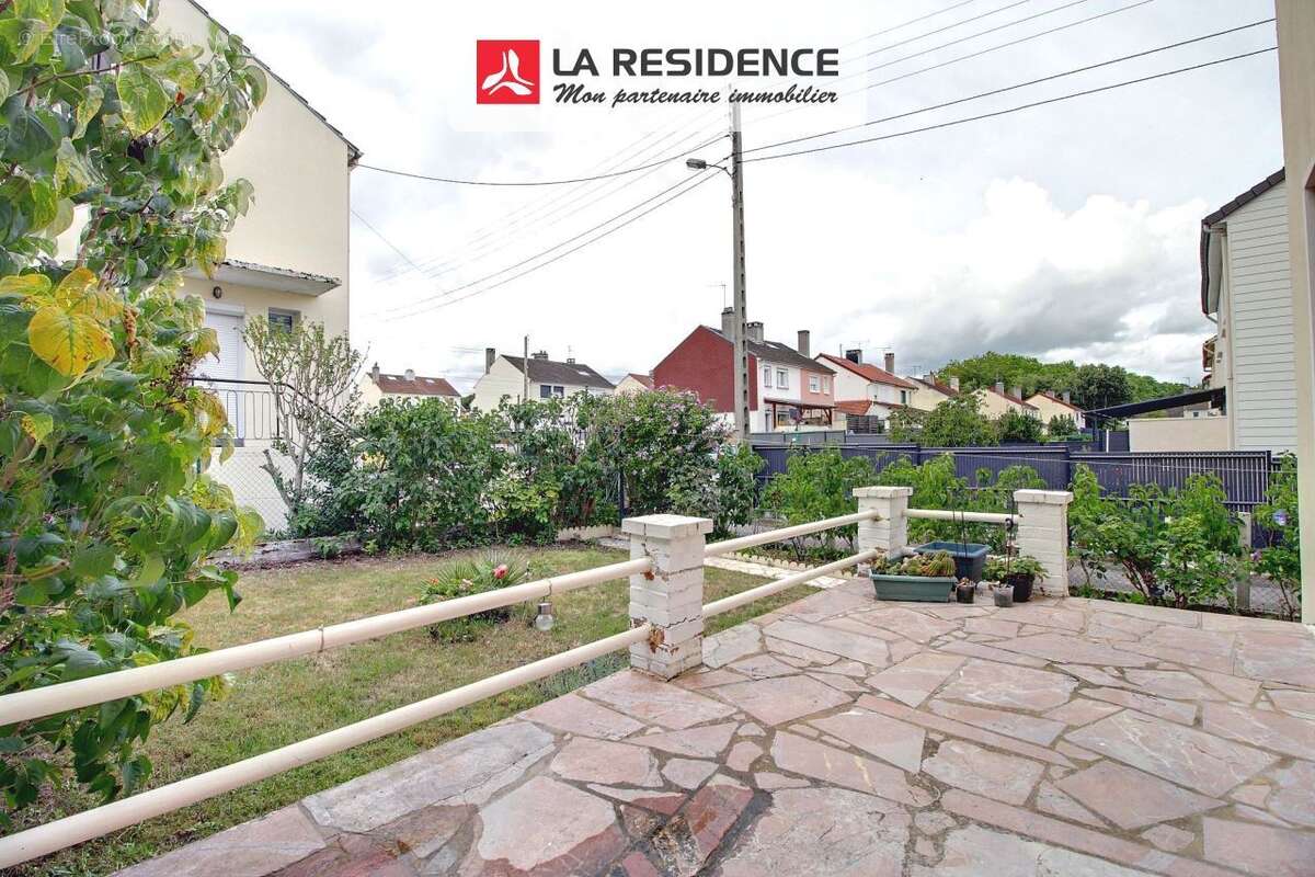 Maison à SAINT-ETIENNE-DU-ROUVRAY