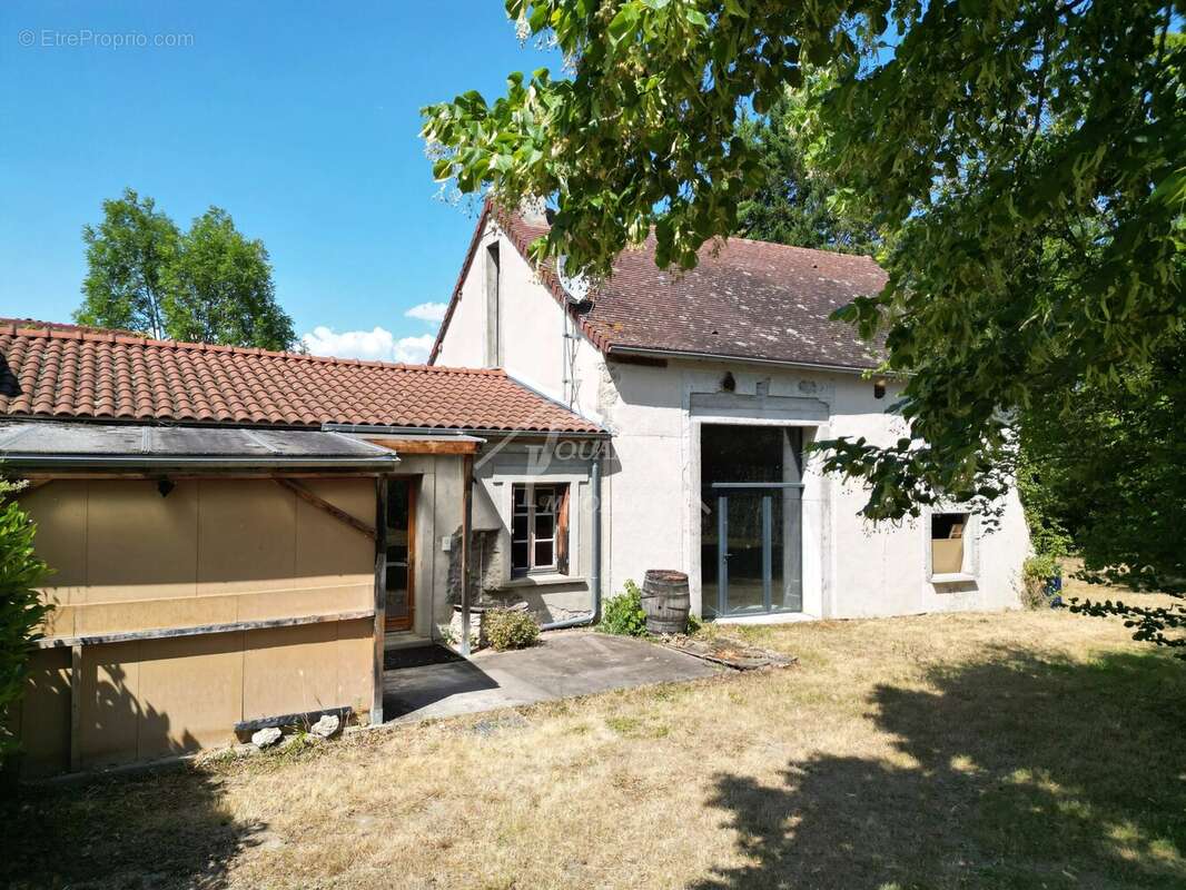 Maison à JENZAT