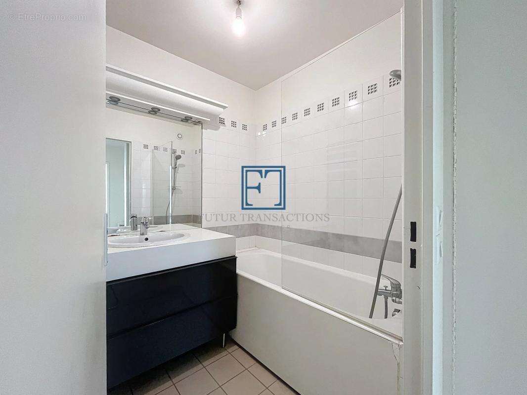 Appartement à VOISINS-LE-BRETONNEUX