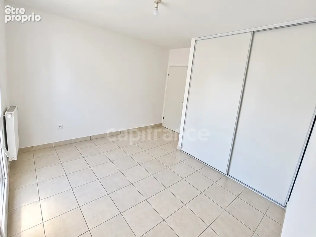 A SAINT AUBIN DE MEDOC (33): Rare- T3  lumineux de 63,05 m² au dernier étage, avec terrasse couverte et place de parking privati - photo 5