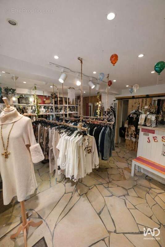 Photo 3 - Commerce à LE LAVANDOU