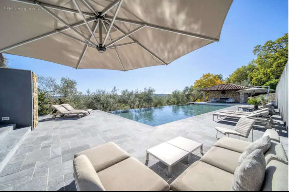 Maison à TOURRETTES