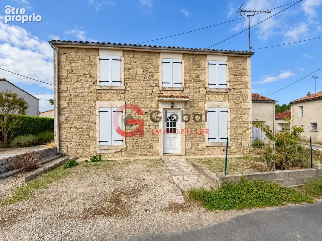 Maison à SAINT-HILAIRE-LA-PALUD