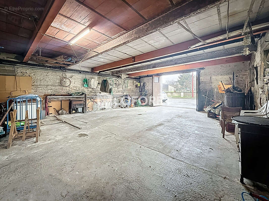 Maison à SAINT-JULIEN-SUR-REYSSOUZE