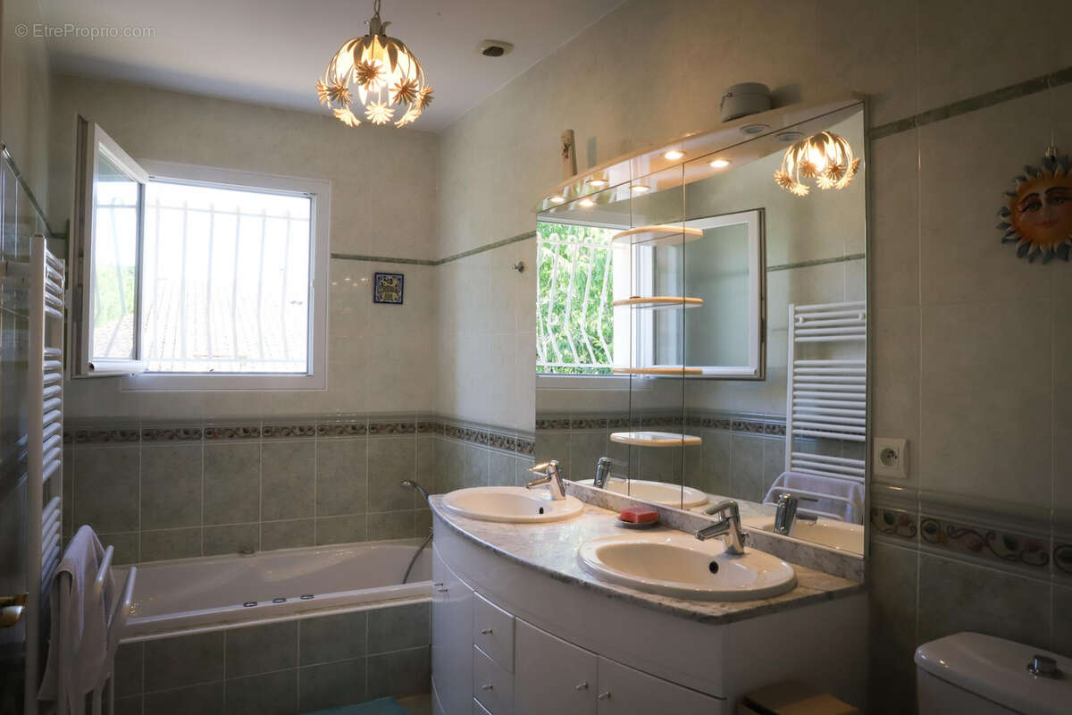 Maison à VAUX-SUR-MER