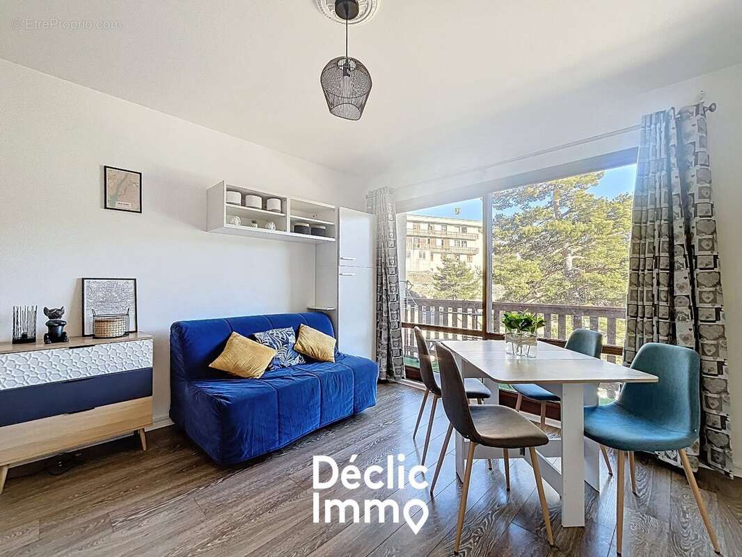 Appartement à GREOLIERES