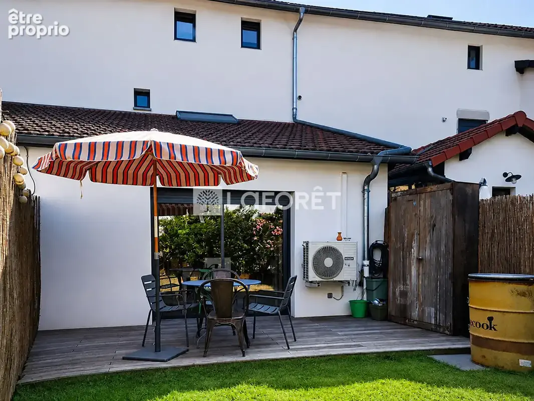 Maison en pisé rénovée avec goût  neuville-sur-saône - photo 5