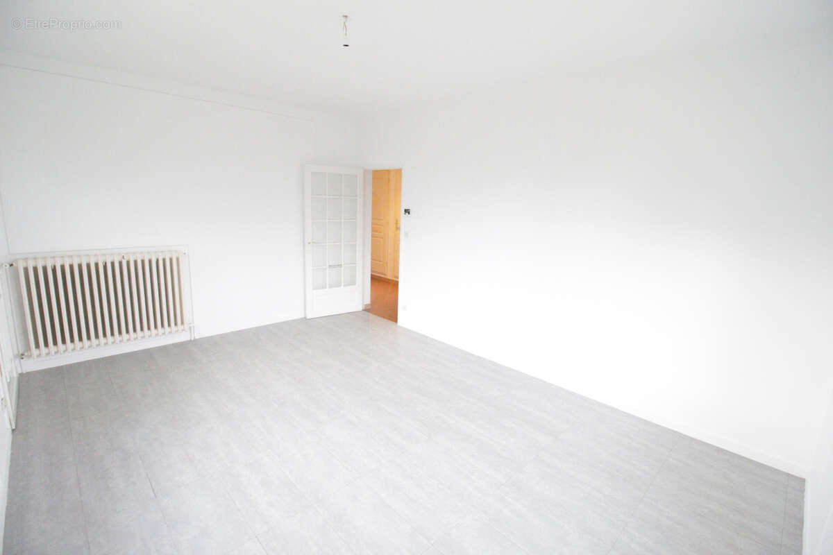 Appartement à MONNAIE