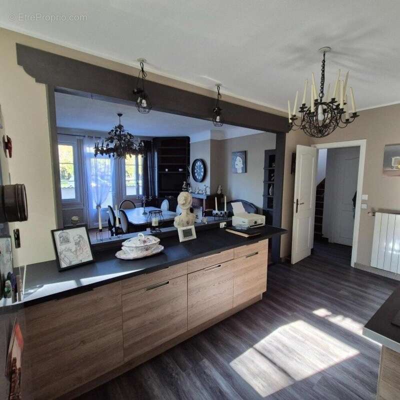 Maison 130 m² à L'eguille  - photo 3
