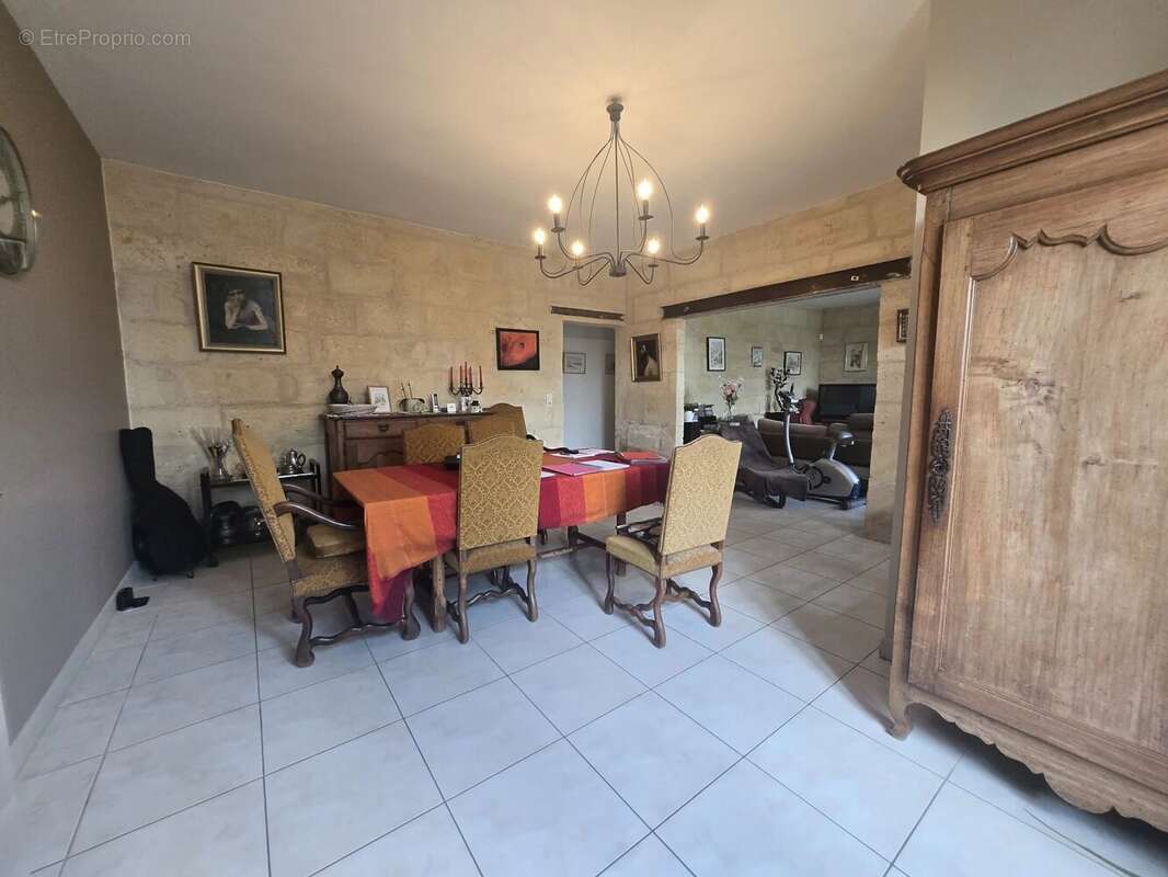Maison 182 m² à Teuillac  - photo 6