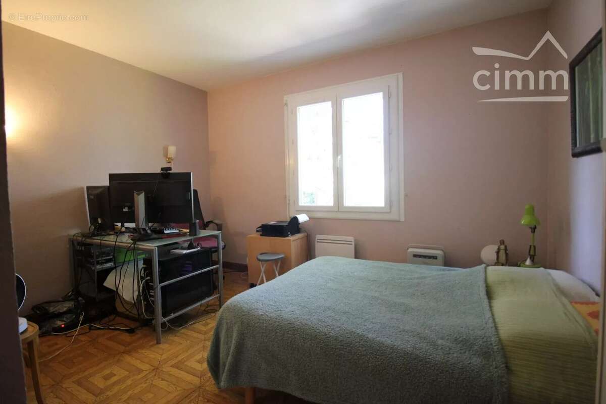 A vendre villa de 212 m² habitables avec un logement en rez de chaussée sur terrain de 5340 m² - photo 26