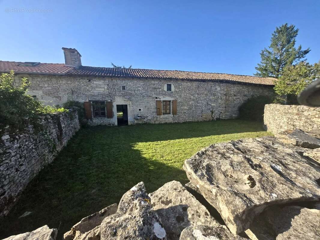 Maison à SAUZE-VAUSSAIS