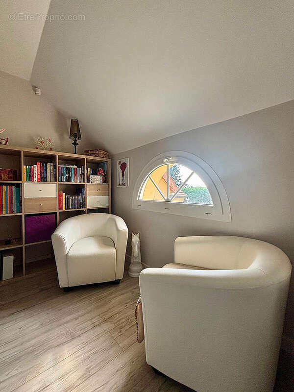 Maison à LE PERRAY-EN-YVELINES