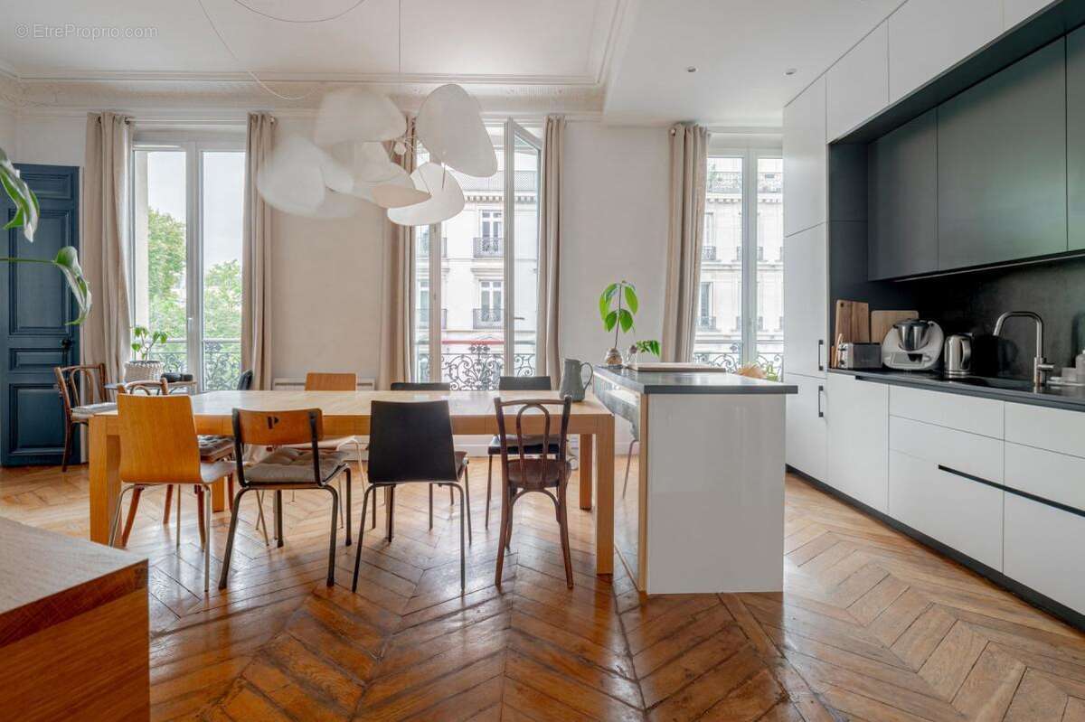 Appartement à PARIS-9E