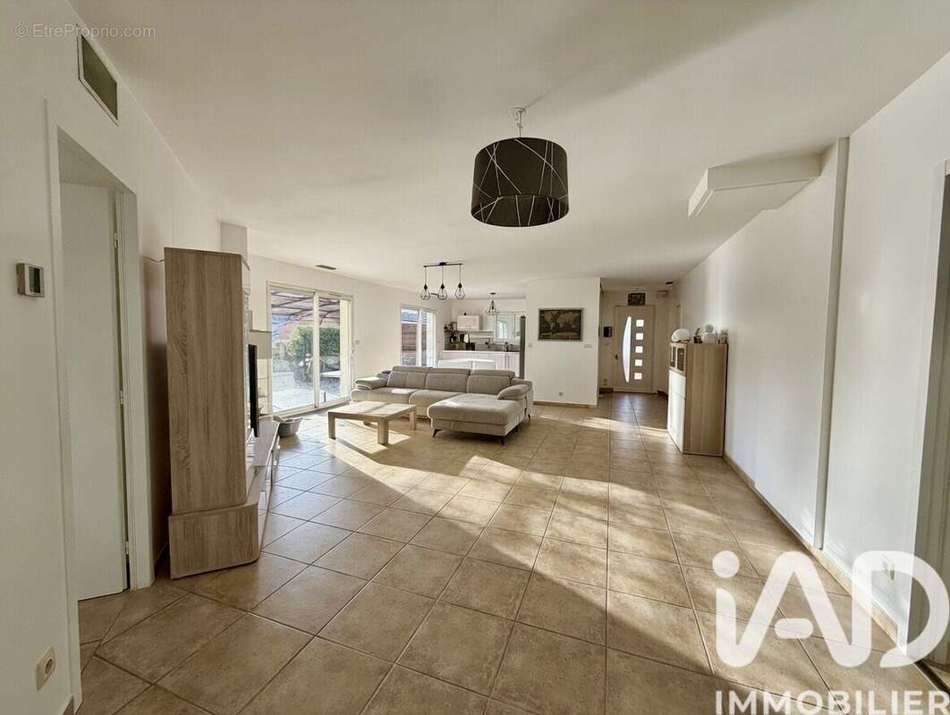 Maison 151 m² à Montfrin  - photo 7