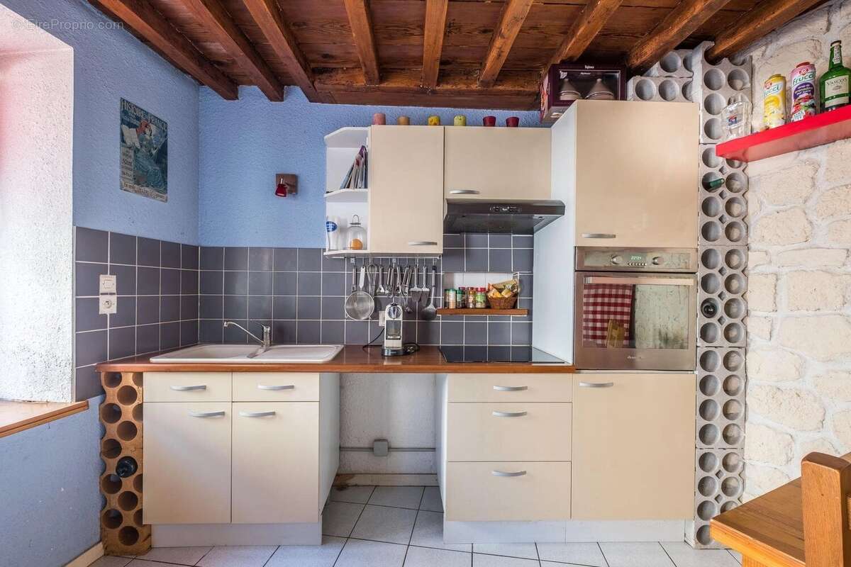 Maison à MONTMERLE-SUR-SAONE